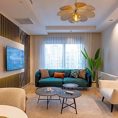 Los Suites فندق